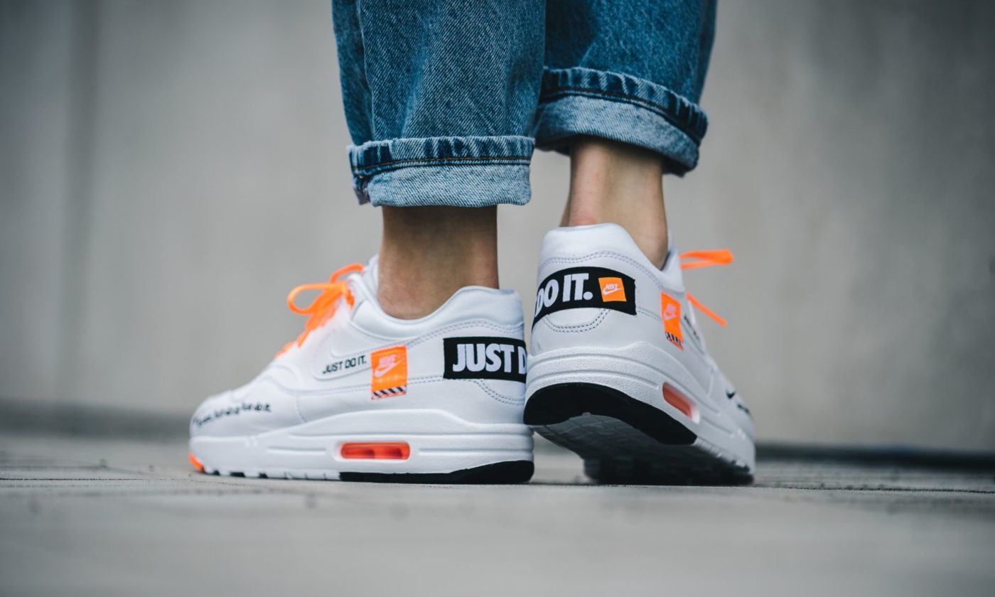 Nike air max 1 hotsell just do it white